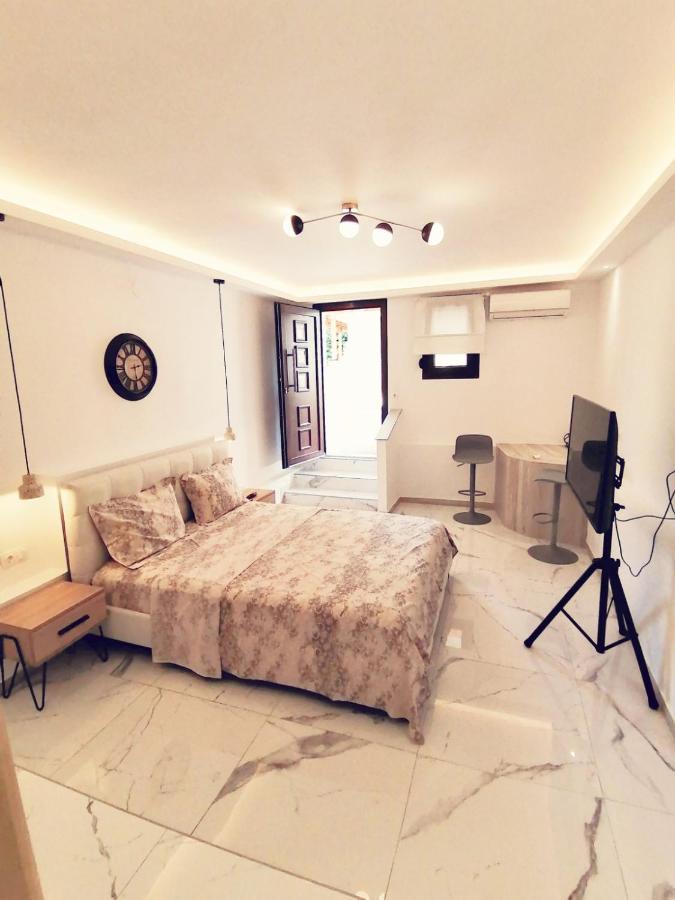 Theasis 3 Apartment Неос Мармарас Екстериор снимка